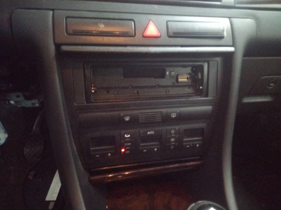 AUDI A6 BERLINA (4B2) 1.8 T Motor 1,8 Ltr. - 110 kW 20V Turbo