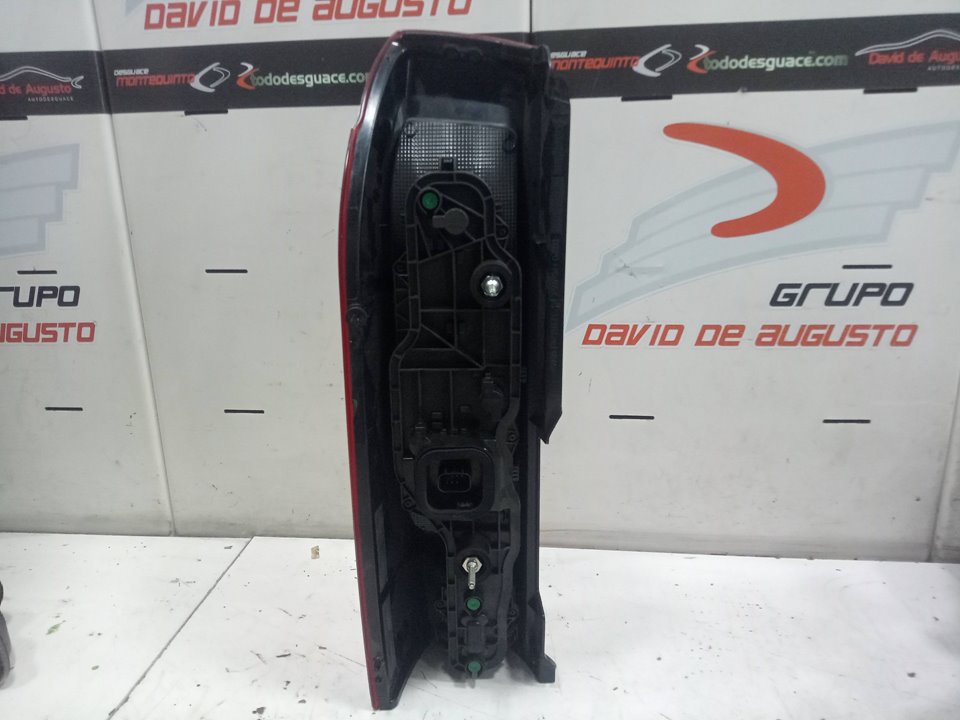 PILOTO TRASERO DERECHO foto 3