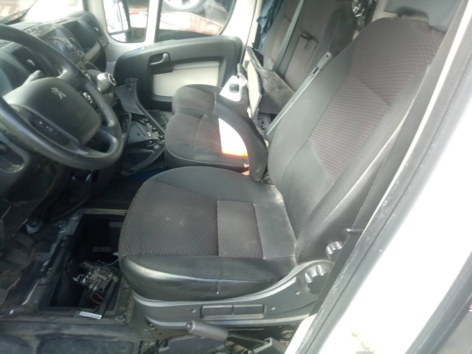 PEUGEOT BOXER FURGÓN 335 L1H2 Komfort HDi 130 Motor 2,2 Ltr. - 96 kW HDI FAP CAT