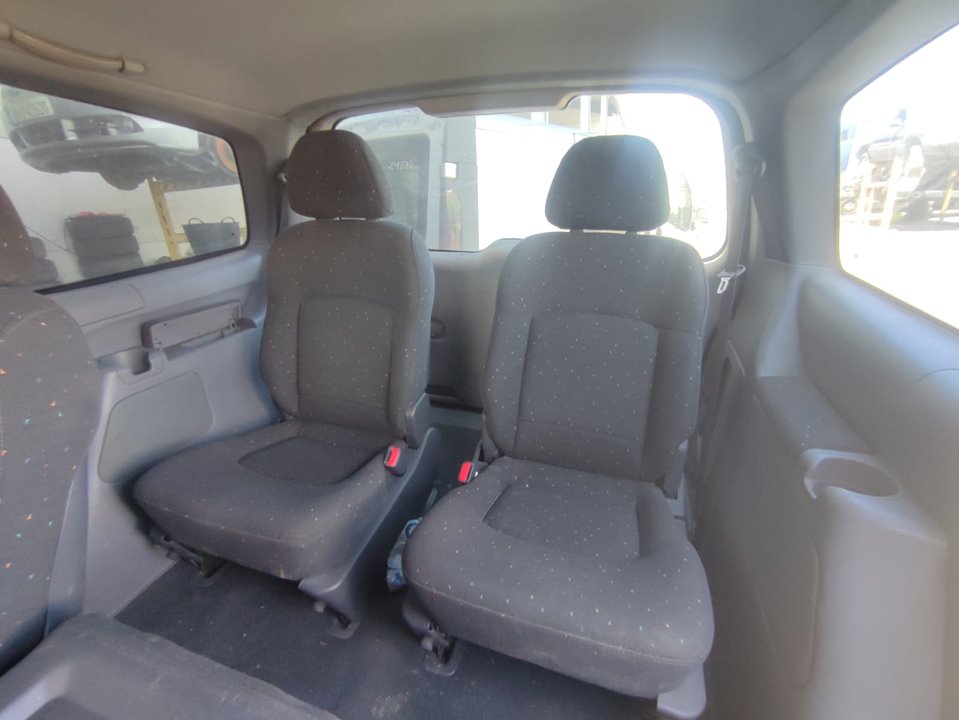 HYUNDAI TRAJET (FO) 2.0 GLS Motor 2,0 Ltr. - 100 kW 16V CAT foto 8