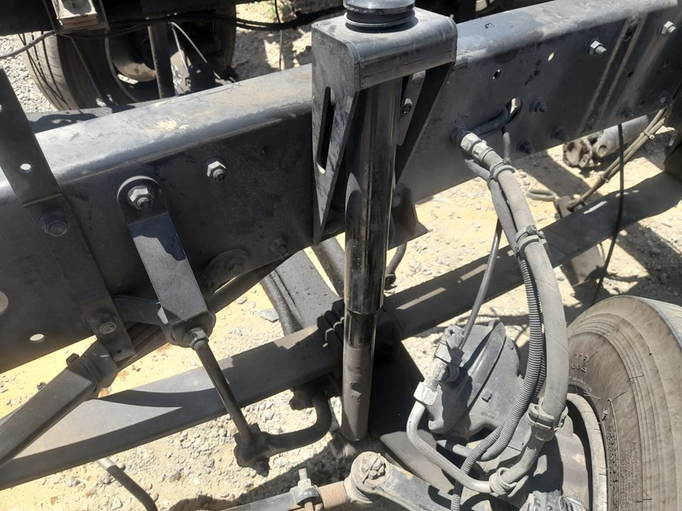 AMORTIGUADOR DELANTERO IZQUIERDO MAN TG - L 10.XXX 10.180   Chasis L