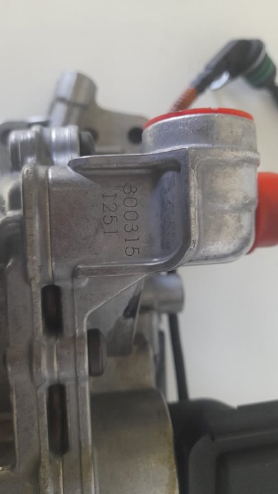 BOMBA ACEITE VOLVO V40 CROSS COUNTRY (2012-0) Basis