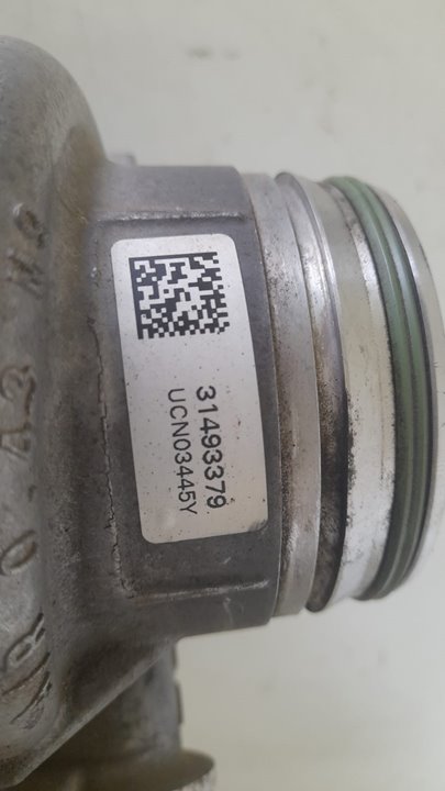 TURBO VOLVO V40 CROSS COUNTRY (2012-0) Basis
