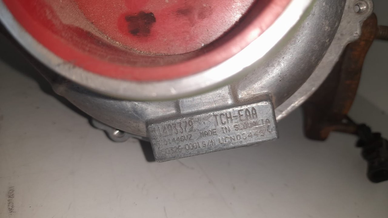 TURBO VOLVO V40 CROSS COUNTRY (2012-0) Basis