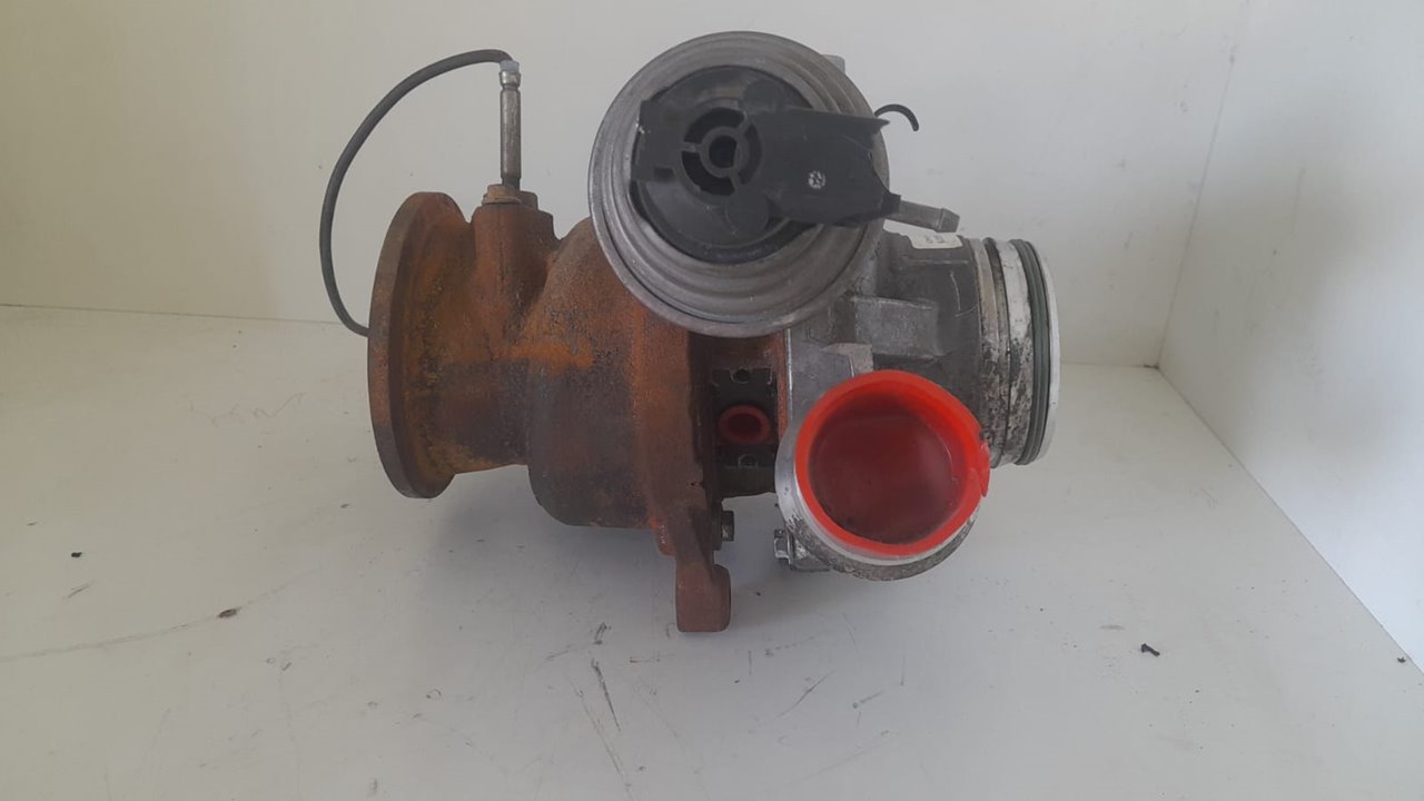 TURBO VOLVO V40 CROSS COUNTRY (2012-0) Basis