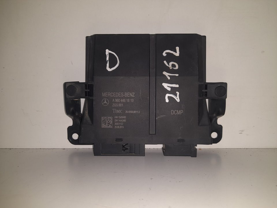 MODULO CONTROL PUERTA DELANTERA DERECHA