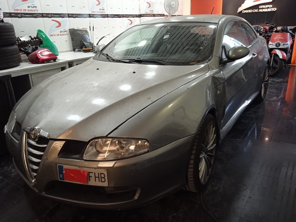 ALFA ROMEO GT (125) 1.9 JTD 16V M-Jet Distinctive Collezione Motor 1,9 Ltr. - 110 kW JTD (M) 16V CAT
