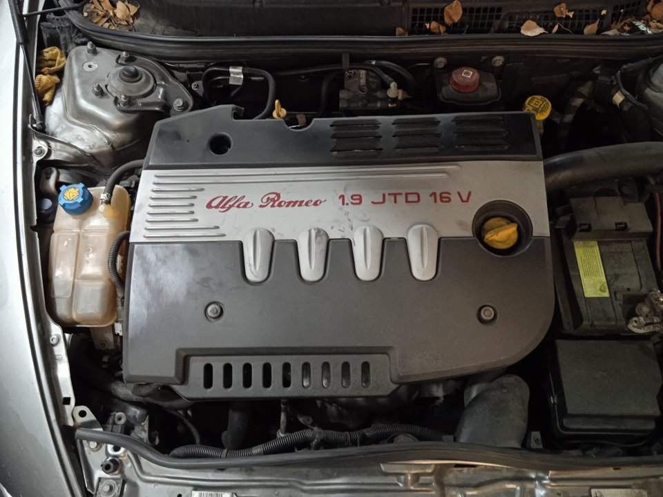 ALFA ROMEO GT (125) 1.9 JTD 16V M-Jet Distinctive Collezione Motor 1,9 Ltr. - 110 kW JTD (M) 16V CAT