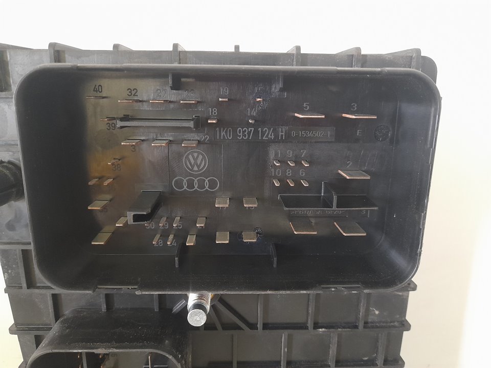 CAJA RELES / FUSIBLES AUDI A3 (8P) 2.0 TDI Ambiente