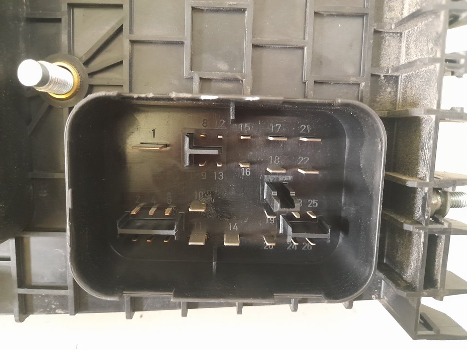 CAJA RELES / FUSIBLES AUDI A3 (8P) 2.0 TDI Ambiente