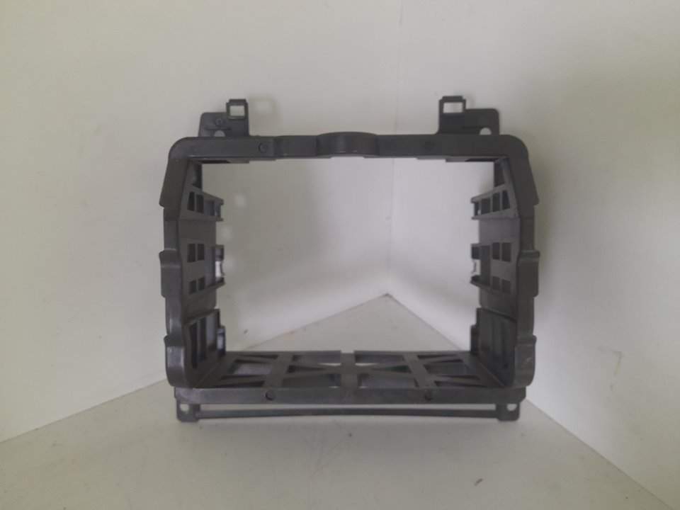CARCASA CENTRAL DE RADIO Y CLIMA BMW SERIE 5 BERLINA (E60) 530d