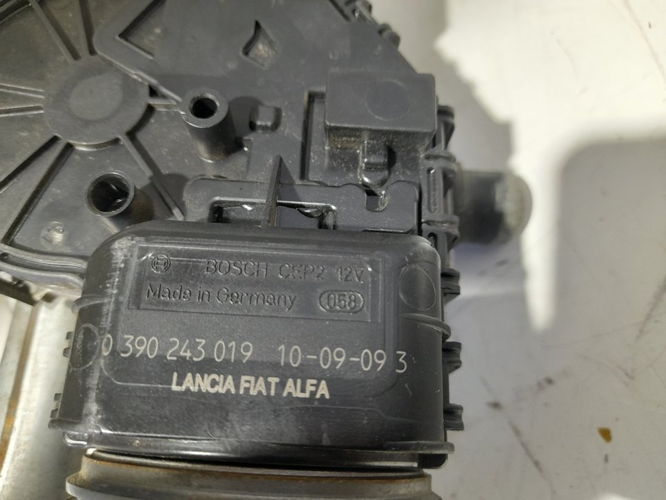 MOTOR LIMPIA DELANTERO foto 4