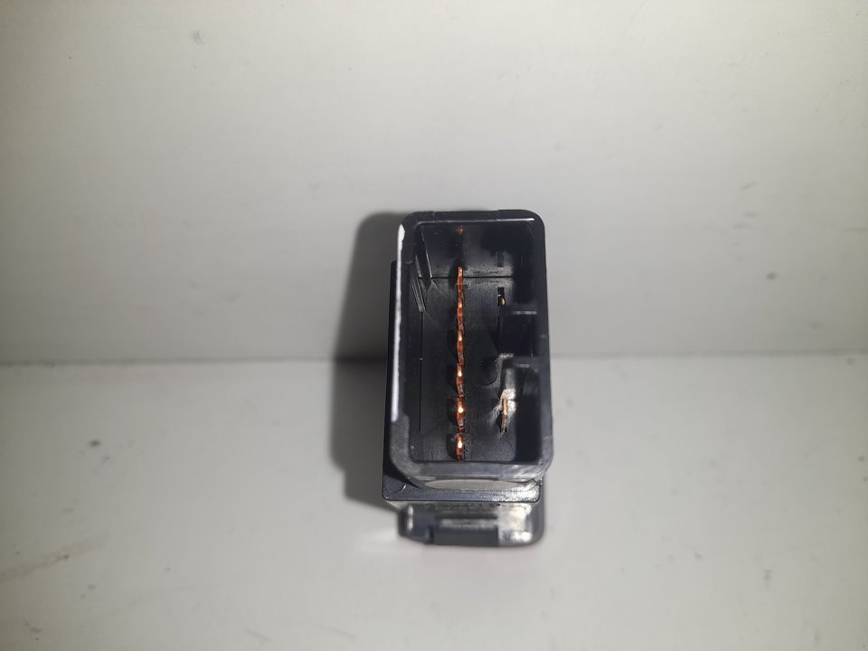 INTERRUPTOR WARNING HYUNDAI TUCSON (JM) 2.0 CRDi Comfort (4WD)