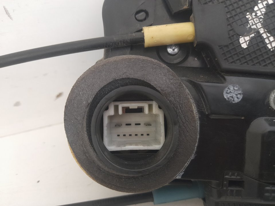 CERRADURA PUERTA TRASERA DERECHA foto 2