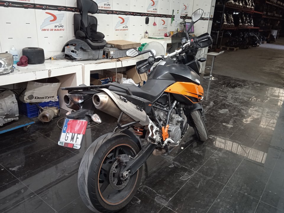 KTM 990 SUPERMOTO 990 Supermoto T Motor 999 cm3 - 85 kW