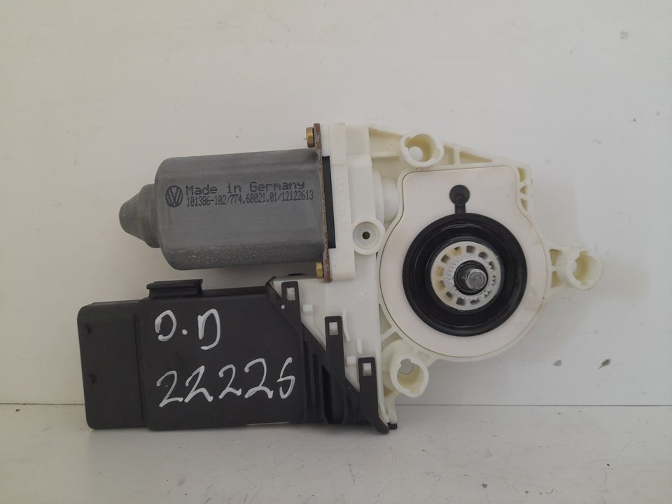 MOTOR ELEVALUNAS DELANTERO DERECHO