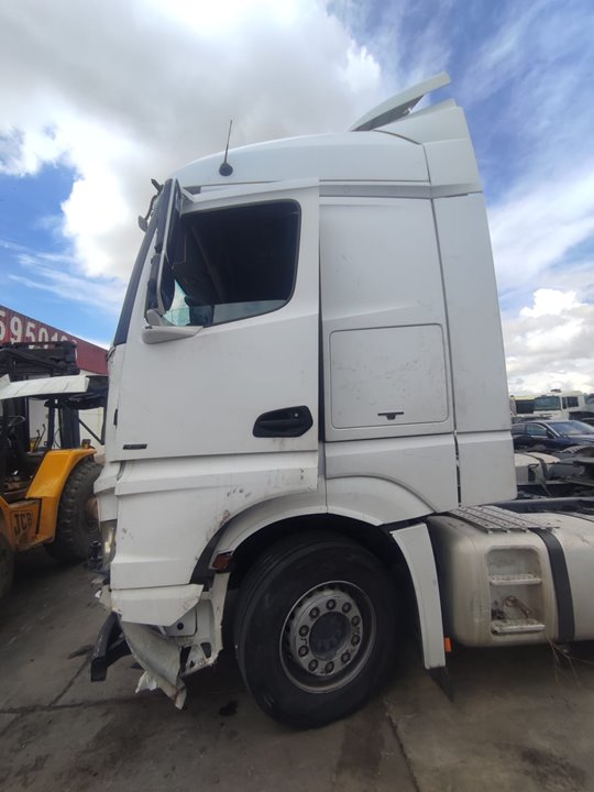 MERCEDES-BENZ ACTROS BM 963.XXX 2-ACHSER 18XX 4x2 Fahrgestell L ClassicSpace Motor 12,8 Ltr. - 310 kW R6 Diesel (OM 471)