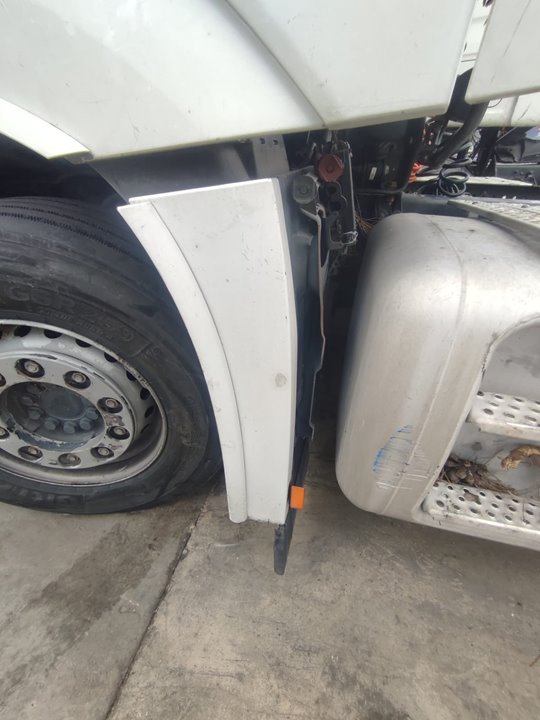 MERCEDES-BENZ ACTROS BM 963.XXX 2-ACHSER 18XX 4x2 Fahrgestell L ClassicSpace Motor 12,8 Ltr. - 310 kW R6 Diesel (OM 471)