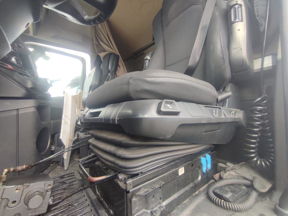 MERCEDES-BENZ ACTROS BM 963.XXX 2-ACHSER 18XX 4x2 Fahrgestell L ClassicSpace Motor 12,8 Ltr. - 310 kW R6 Diesel (OM 471)