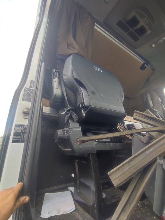 MERCEDES-BENZ ACTROS BM 963.XXX 2-ACHSER 18XX 4x2 Fahrgestell L ClassicSpace Motor 12,8 Ltr. - 310 kW R6 Diesel (OM 471)