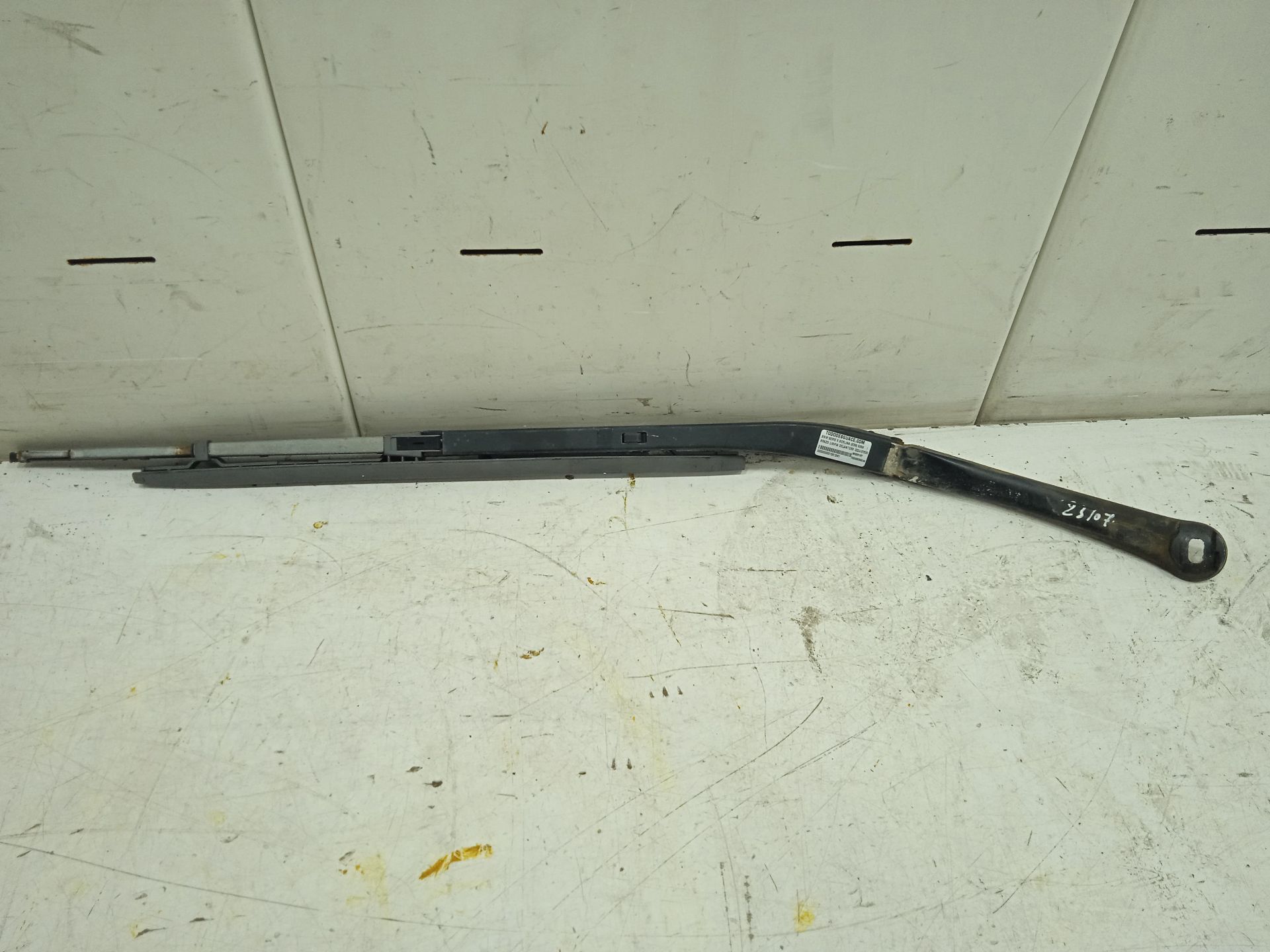 BRAZO LIMPIA DELANTERO IZQUIERDO foto 2