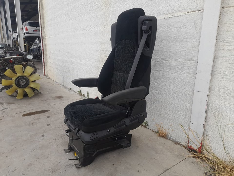 ASIENTO DELANTERO IZQUIERDO MERCEDES-BENZ ACTROS BM 963.XXX 2-ACHSER 18XX 4x2 SZM L BigSpace