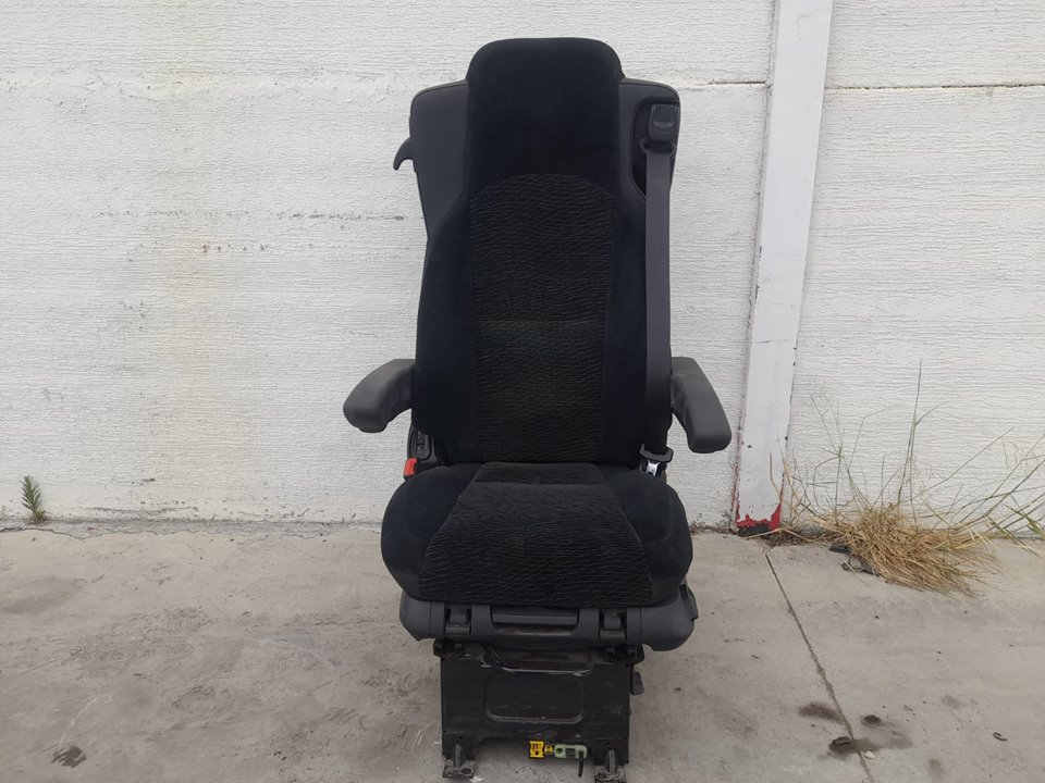 ASIENTO DELANTERO IZQUIERDO MERCEDES-BENZ ACTROS BM 963.XXX 2-ACHSER 18XX 4x2 SZM L BigSpace