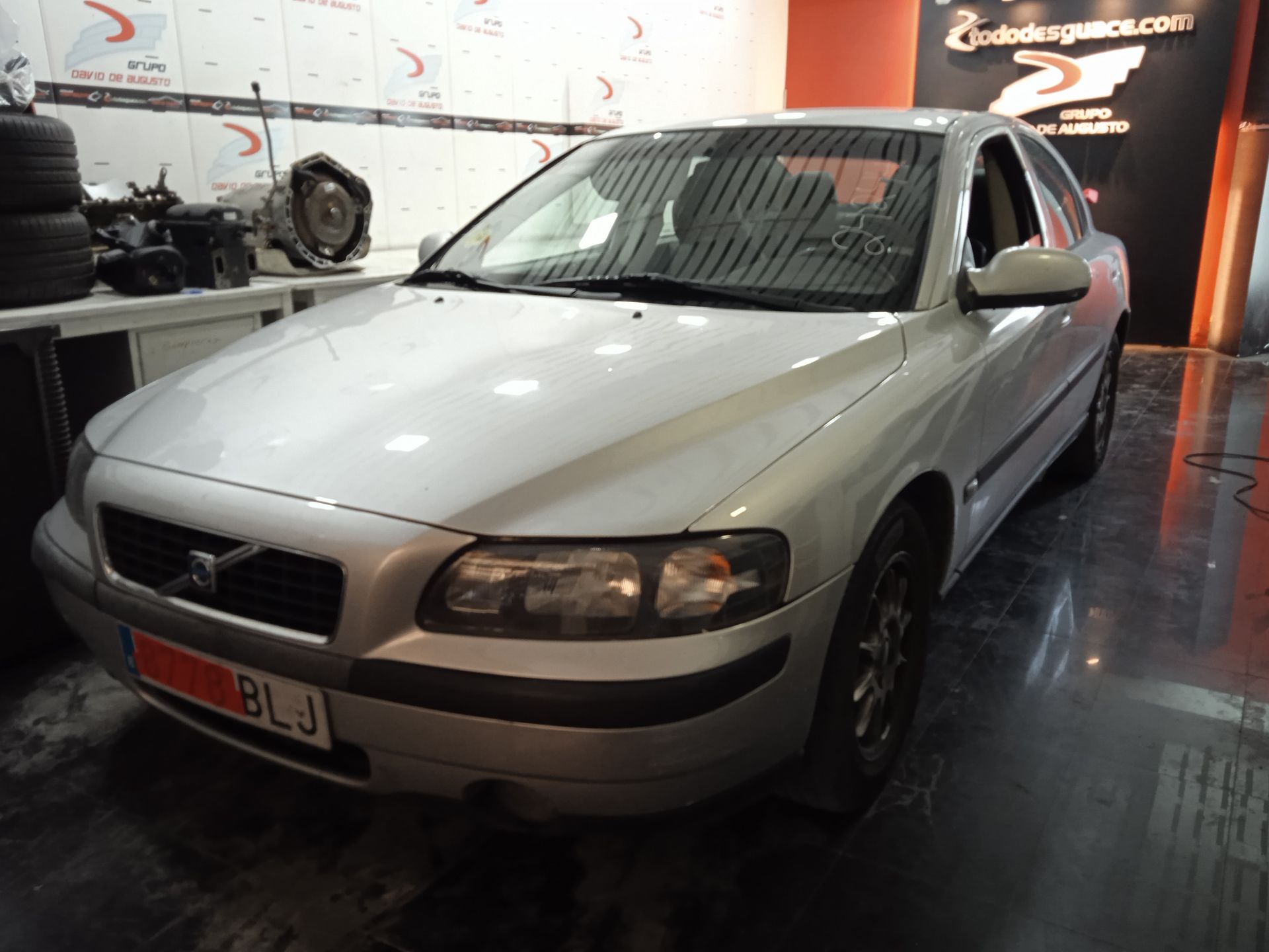 VOLVO S60 BERLINA 2.4  (103kW) Motor 2,4 Ltr. - 103 kW CAT