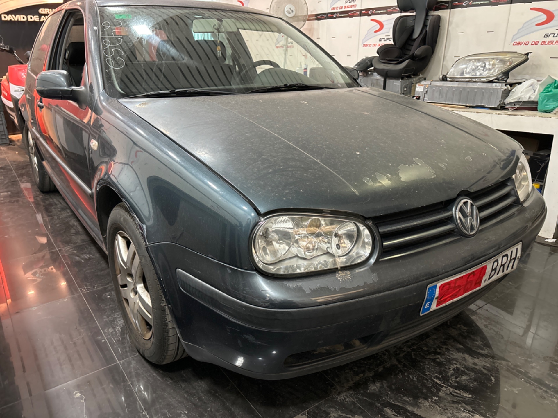 VOLKSWAGEN GOLF IV BERLINA (1J1) Conceptline Motor 1,6 Ltr. - 77 kW 16V