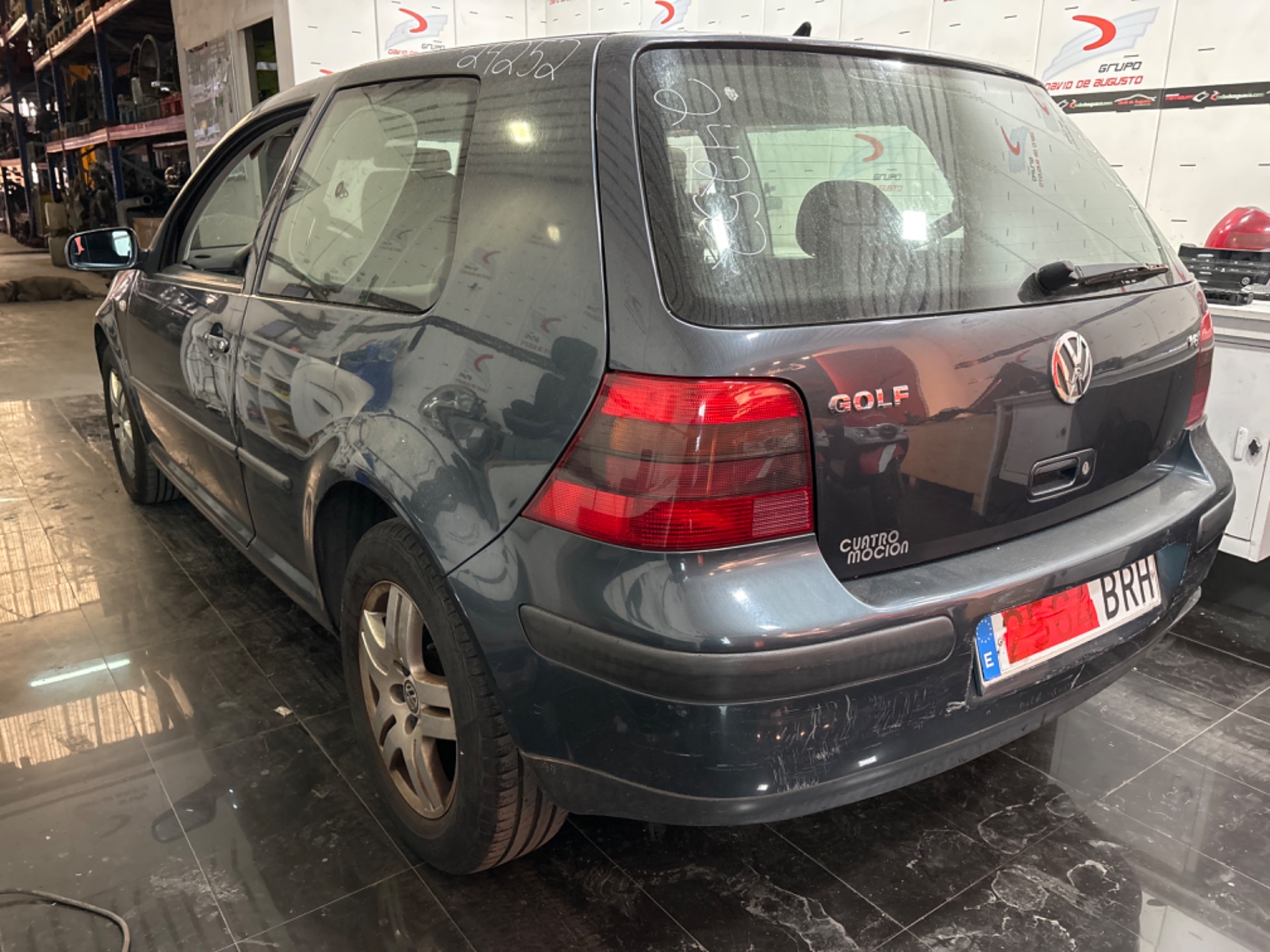 VOLKSWAGEN GOLF IV BERLINA (1J1) Conceptline Motor 1,6 Ltr. - 77 kW 16V