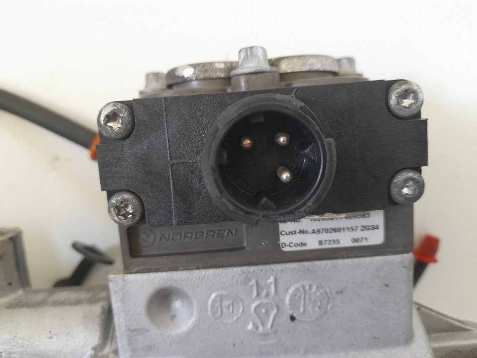 SELECTOR DE CAMBIO AUTOMÁTICO MERCEDES-BENZ ATEGO 3-EJES 26 T /BM 950/2/4 2528  (6X2)       OM 906 LA L (Largo)
