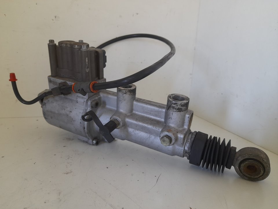 SELECTOR DE CAMBIO AUTOMÁTICO MERCEDES-BENZ ATEGO 3-EJES 26 T /BM 950/2/4 2528  (6X2)       OM 906 LA L (Largo)