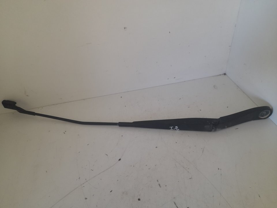 BRAZO LIMPIA DELANTERO IZQUIERDO