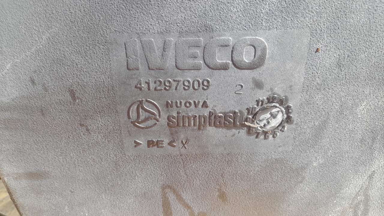 DEPOSITO ADBLUE IVECO STRALIS (AS) FSA T/FP LT 4x2 Gran espacio