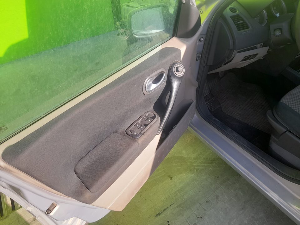 RENAULT MEGANE II BERLINA 5P Confort Authentique Motor 1,6 Ltr. - 83 kW 16V