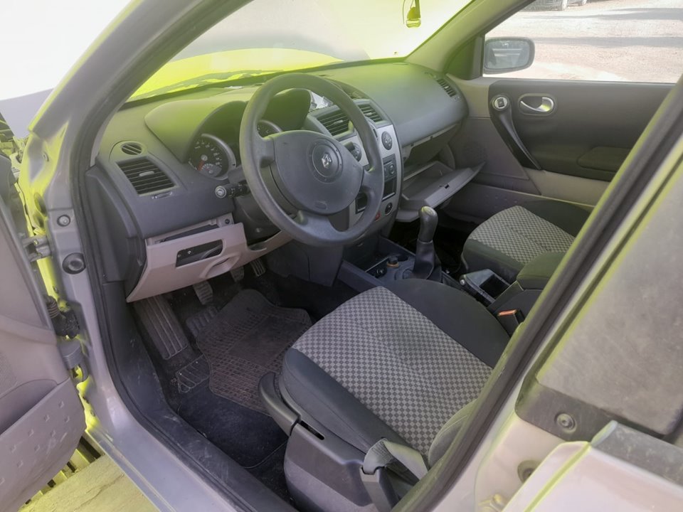 RENAULT MEGANE II BERLINA 5P Confort Authentique Motor 1,6 Ltr. - 83 kW 16V