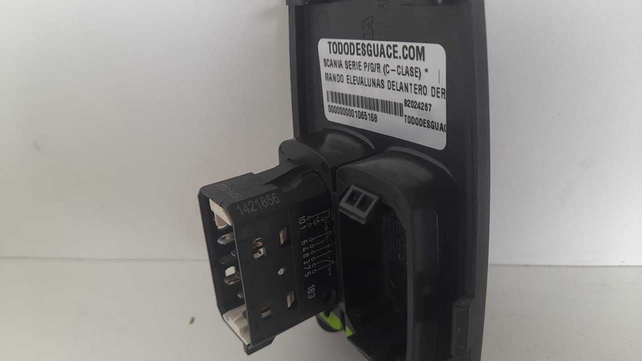 MANDO ELEVALUNAS DELANTERO DERECHO SCANIA SERIE P/G/R (C-CLASE) *