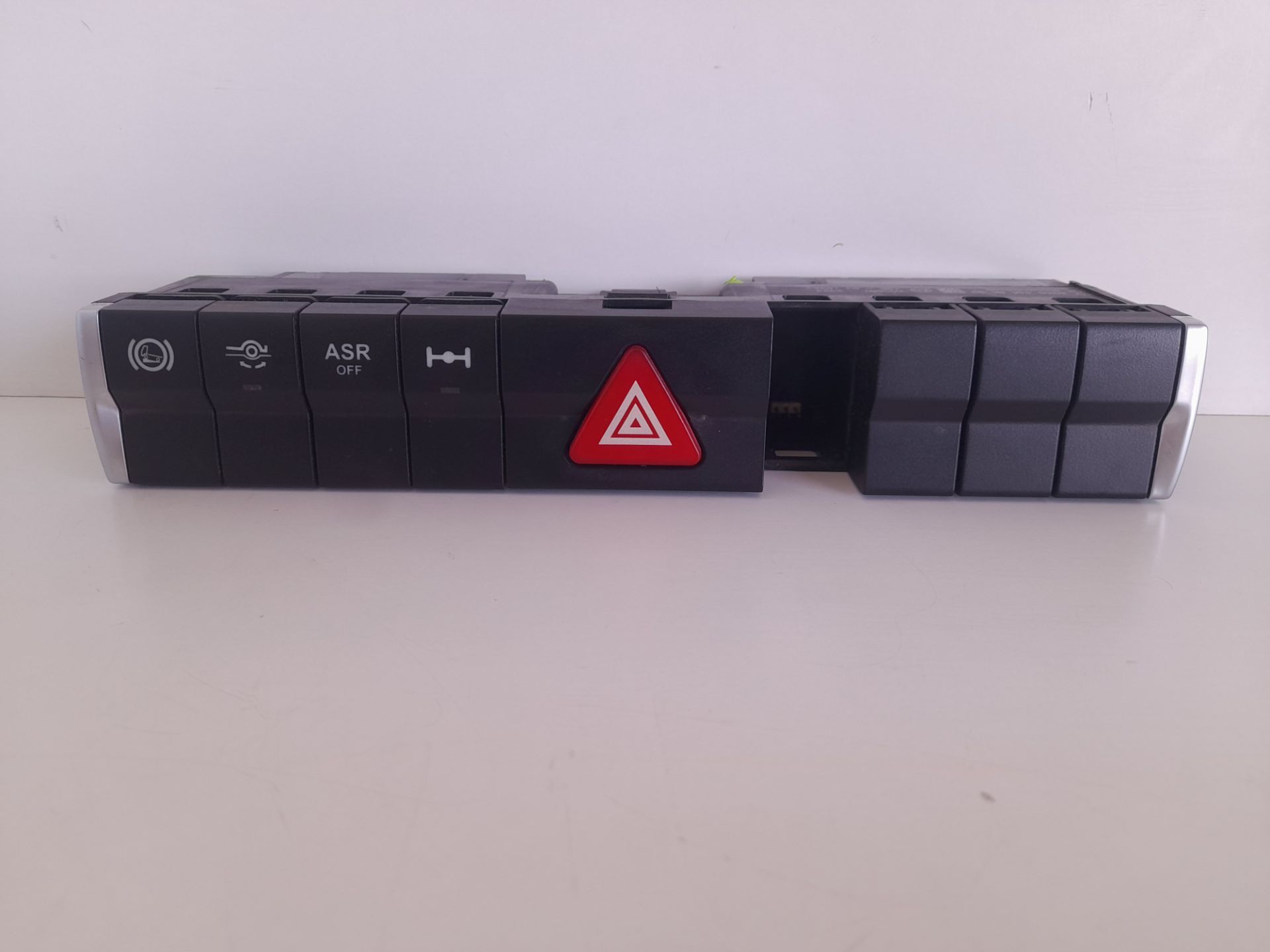 INTERRUPTOR WARNING MERCEDES-BENZ ACTROS BM 963.XXX 2-ACHSER 18XX 4x2 Fahrgestell L ClassicSpace