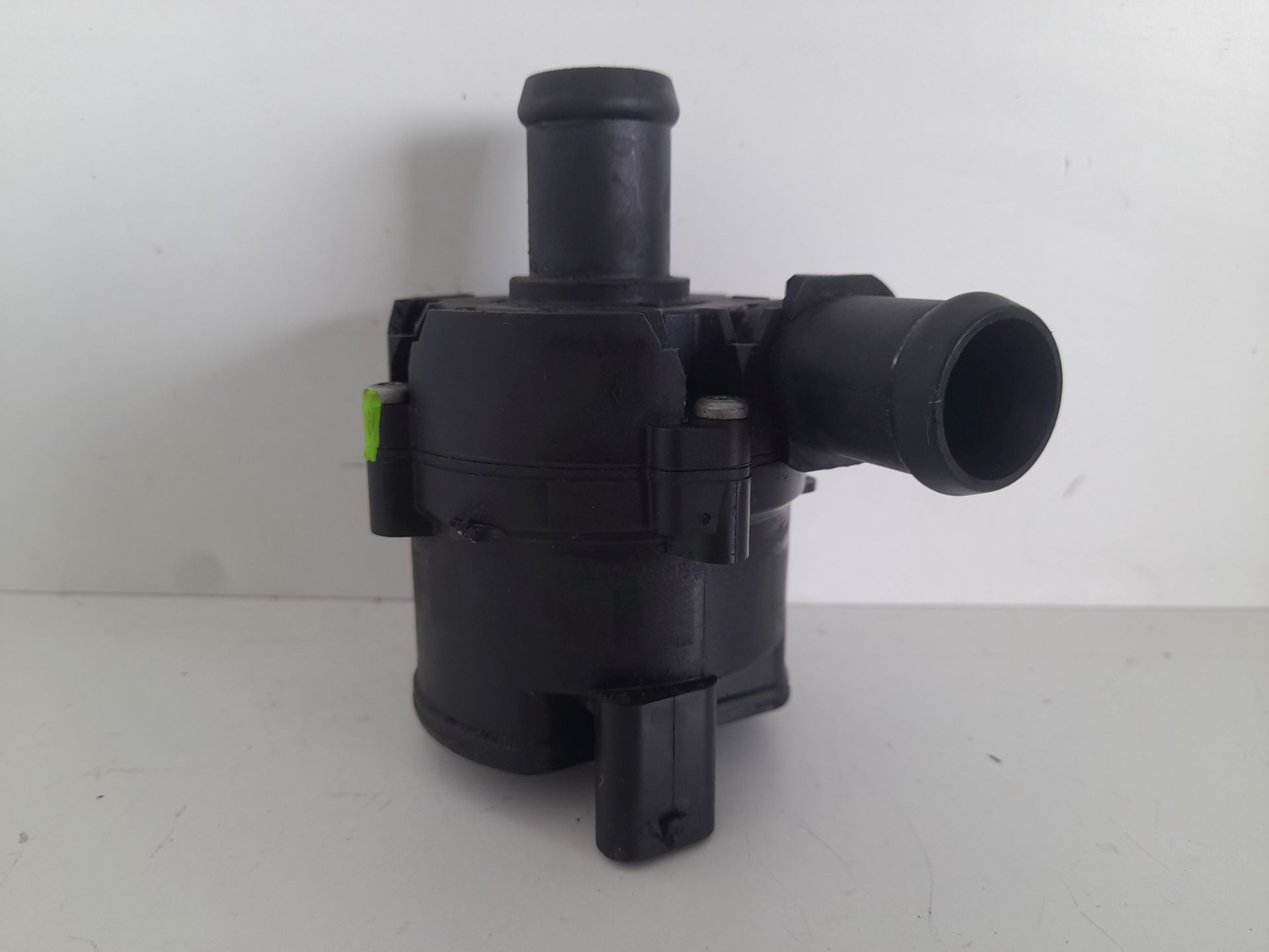 BOMBA AUXILIAR AGUA JAGUAR XE Prestige