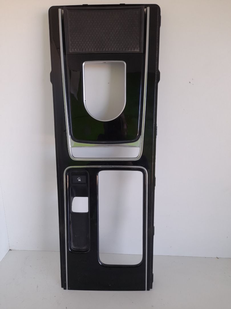 MOLDURA JAGUAR XF Portfolio   |   04.15 - 12.20