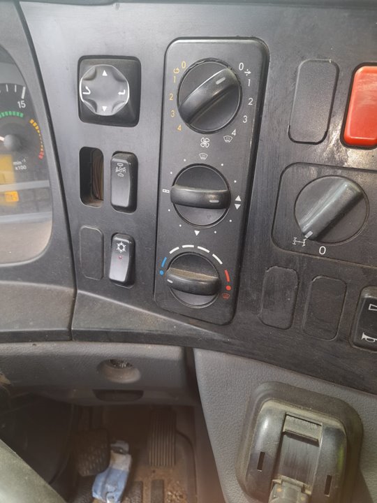 MERCEDES-BENZ AXOR 2-EJES 18 TON 2004 -> 1835  4X2   OM 457 LA L (Largo) Motor 12,0 Ltr. - 260 kW R6 Diesel (OM 457 LA)