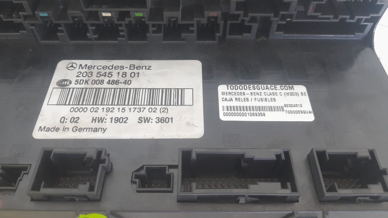 CAJA RELES / FUSIBLES MERCEDES-BENZ CLASE C (W203) BERLINA 200 Compressor (203.042)