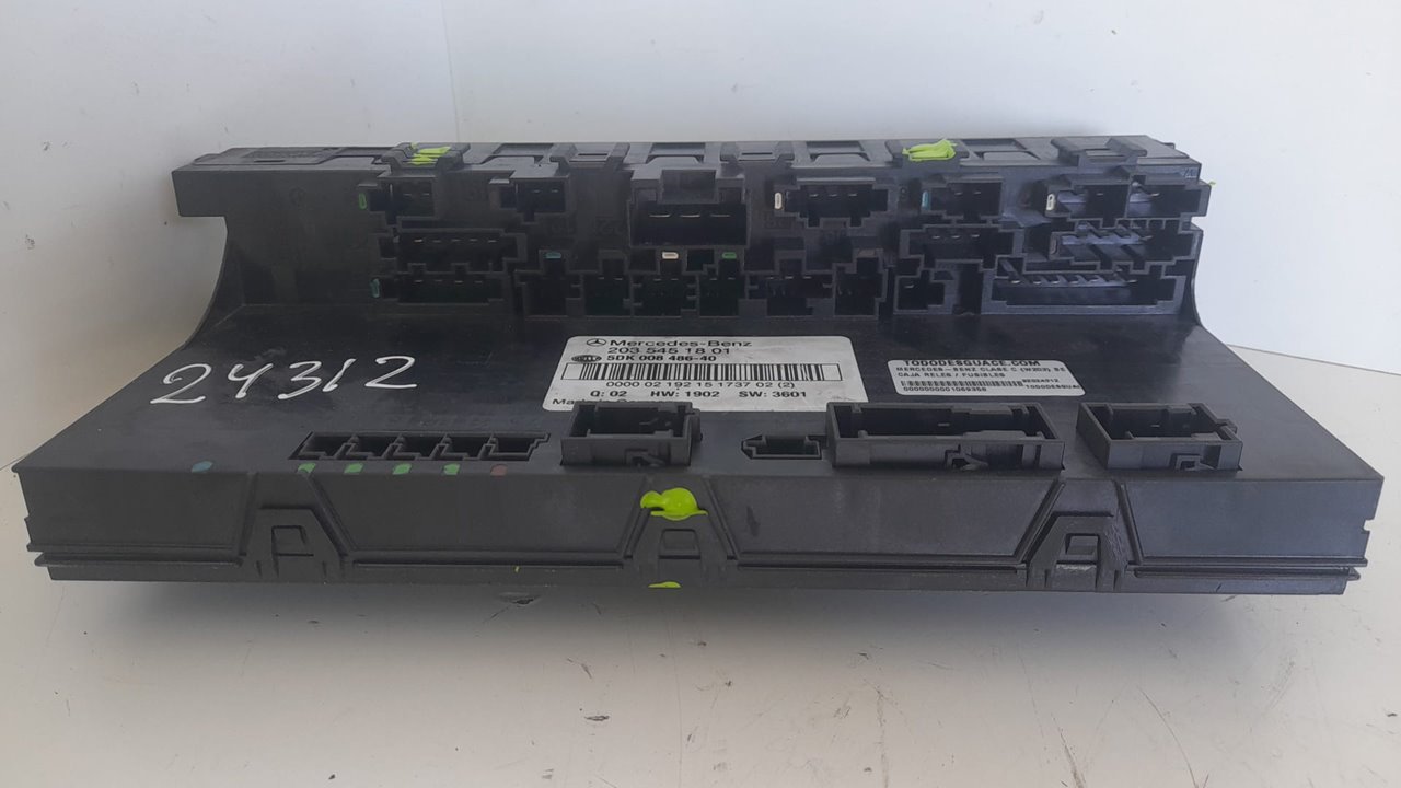 CAJA RELES / FUSIBLES MERCEDES-BENZ CLASE C (W203) BERLINA 200 Compressor (203.042)