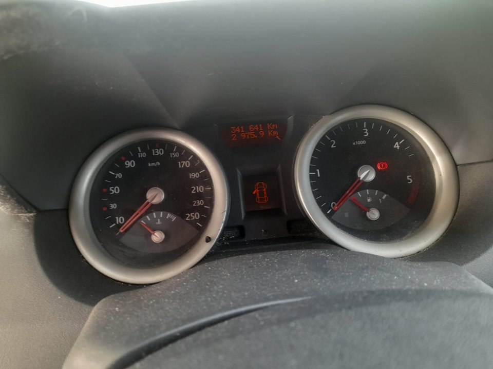 RENAULT MEGANE II BERLINA 5P * F9Q 800 foto 12