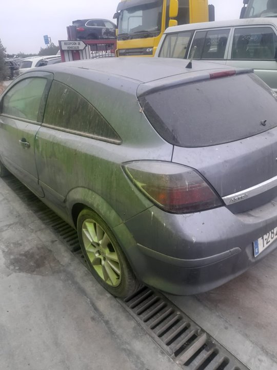 OPEL ASTRA GTC Cosmo Motor 1,7 Ltr. - 74 kW 16V CDTI