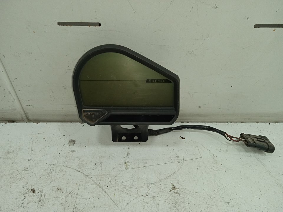 CUADRO INSTRUMENTOS SCUTUM SILENCE S02/ 10 / 4