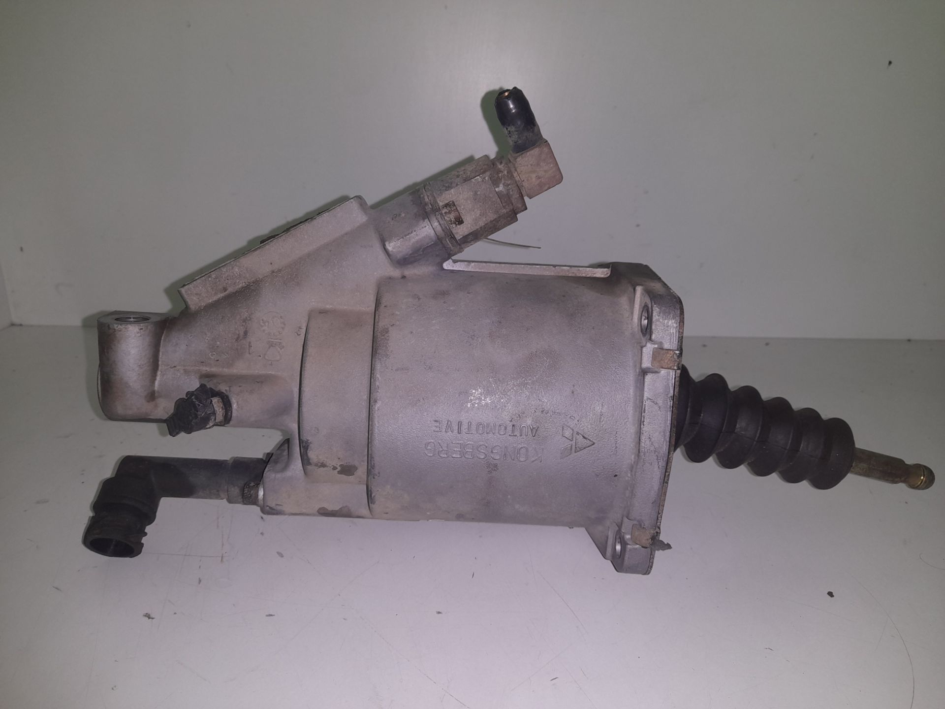 SERVO DE EMBRAGUE MAN TG - A 18.XXX FG / BB               (E3/E4) L