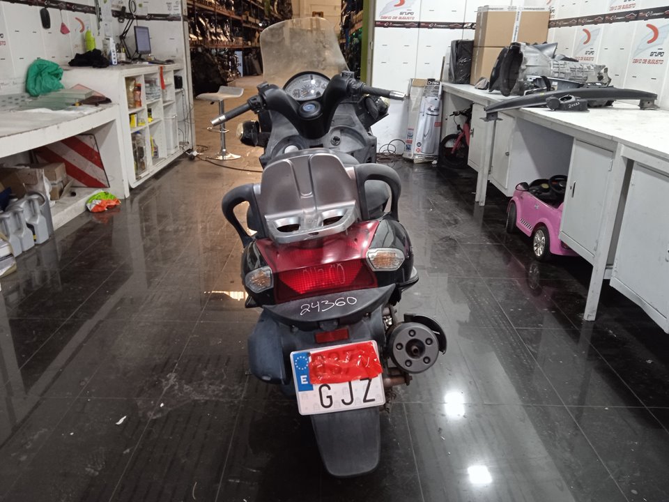 KYMCO G-DINK 125 Grand Dink 125i Motor 125 cm3 - 8,7 kW