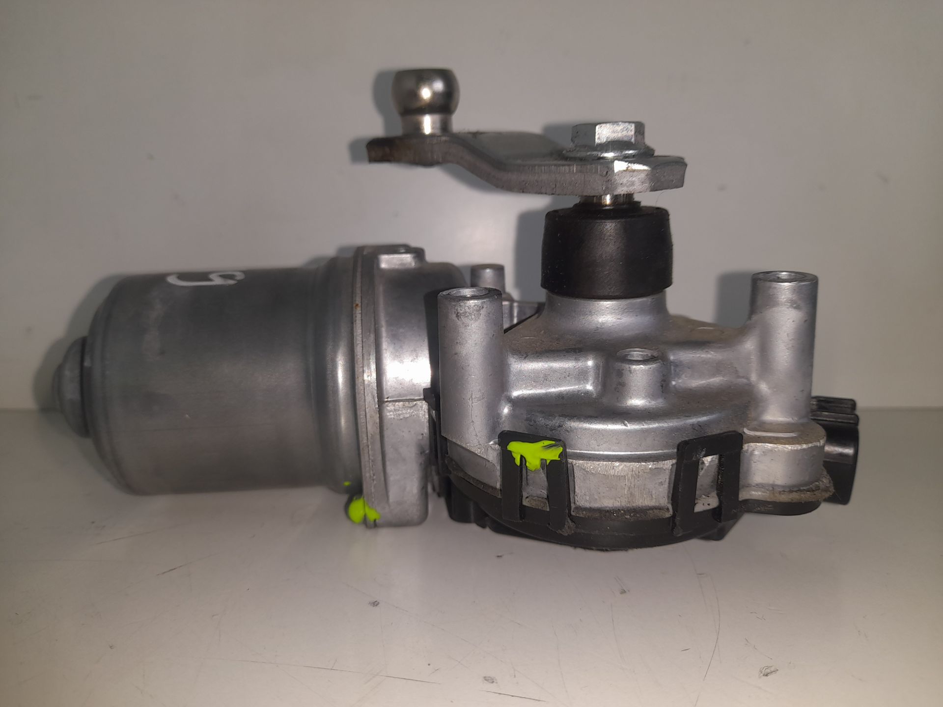 MOTOR LIMPIA DELANTERO foto 6