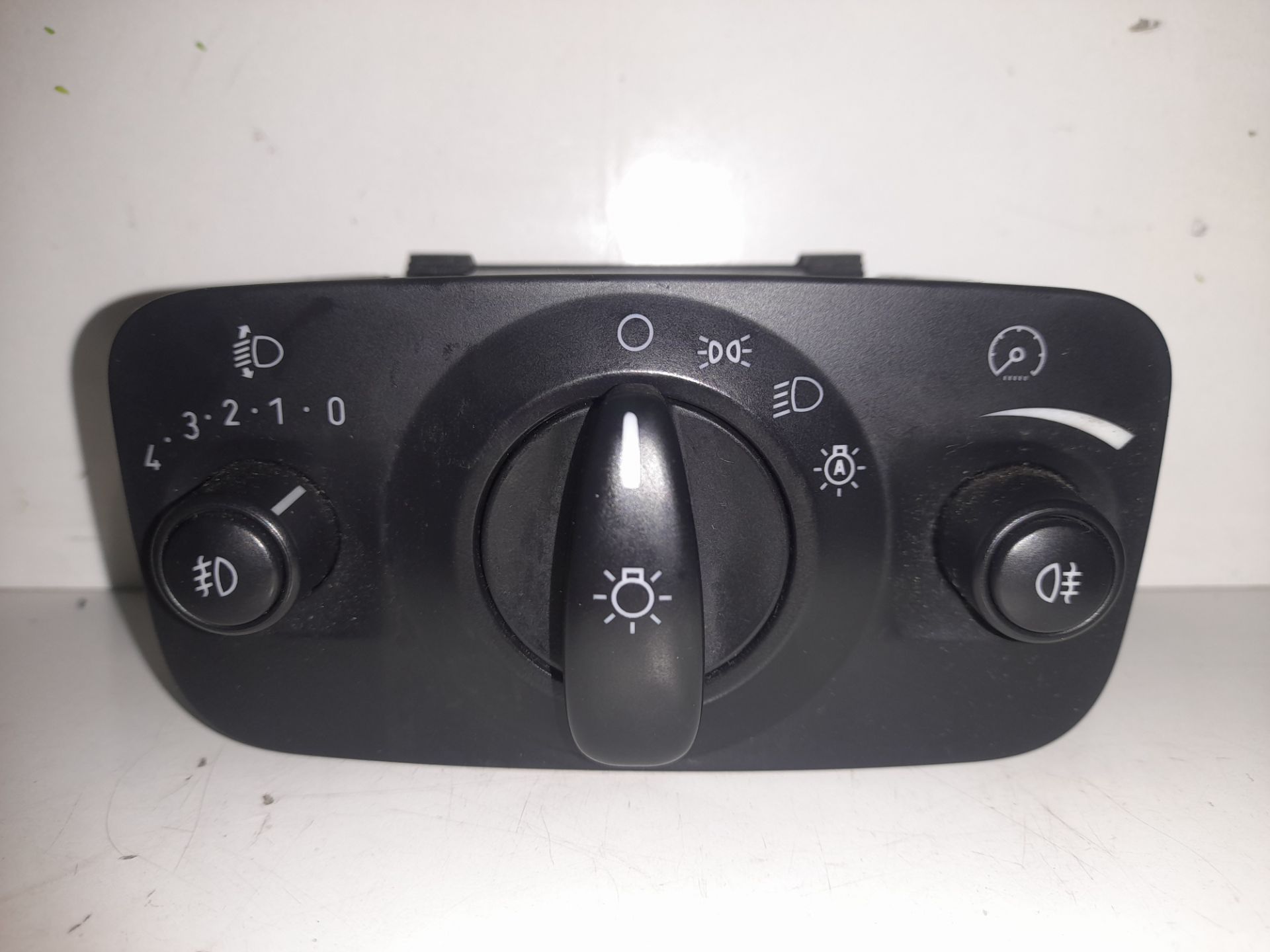 MANDO LUCES FORD MONDEO BER. (CA2) Ghia